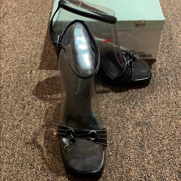 Beautiful David Aaron Heels - Picture 2 of 7